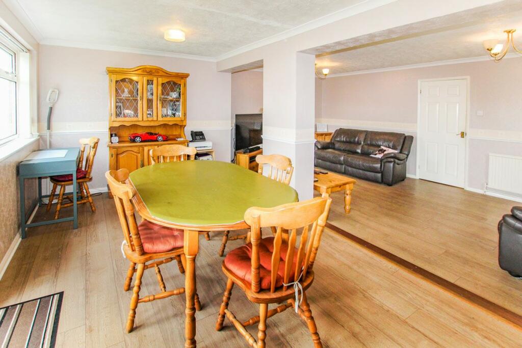 3 bedroom semidetached house for sale in Wrentham Avenue, Herne Bay, CT6