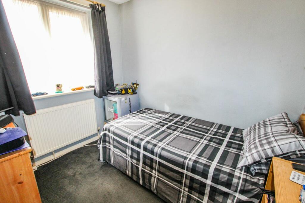 3 bedroom semidetached house for sale in Wrentham Avenue, Herne Bay, CT6