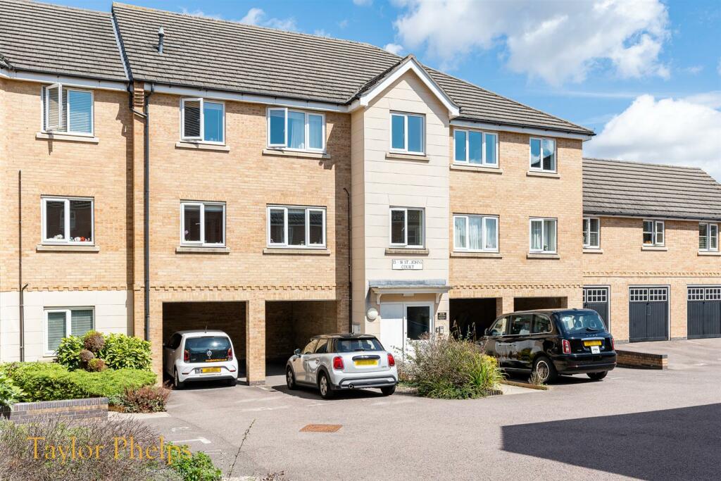 3 bedroom apartment for sale in Lady Margaret Gardens, Ware, SG12