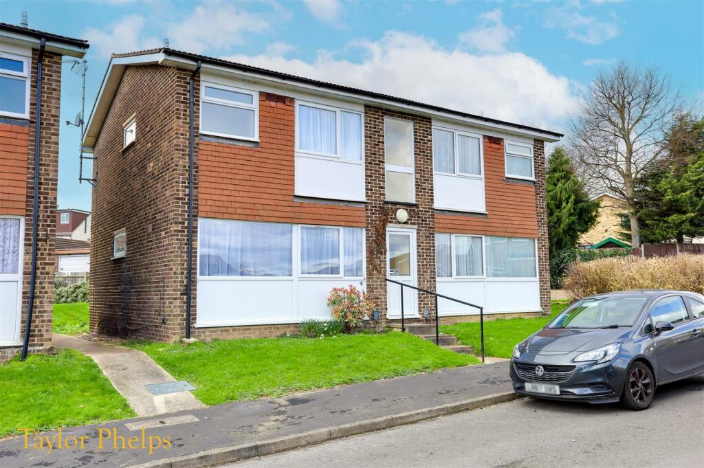 1 bedroom apartment for sale in Virgil Drive, Broxbourne, EN10