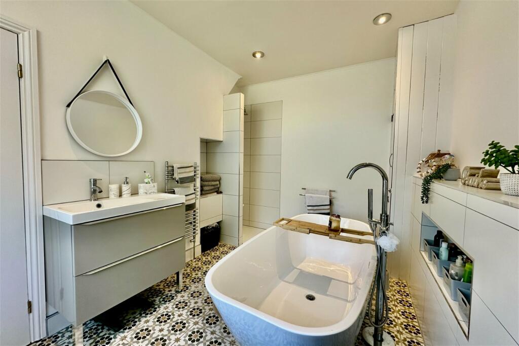 4 bedroom detached bungalow for sale in Hull Road, Withernsea, HU19