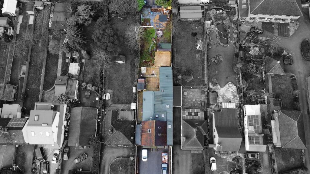 Mixed use property for sale in 42 Denham Way, Maple Cross, Rickmansworth, WD3 9SP, WD3