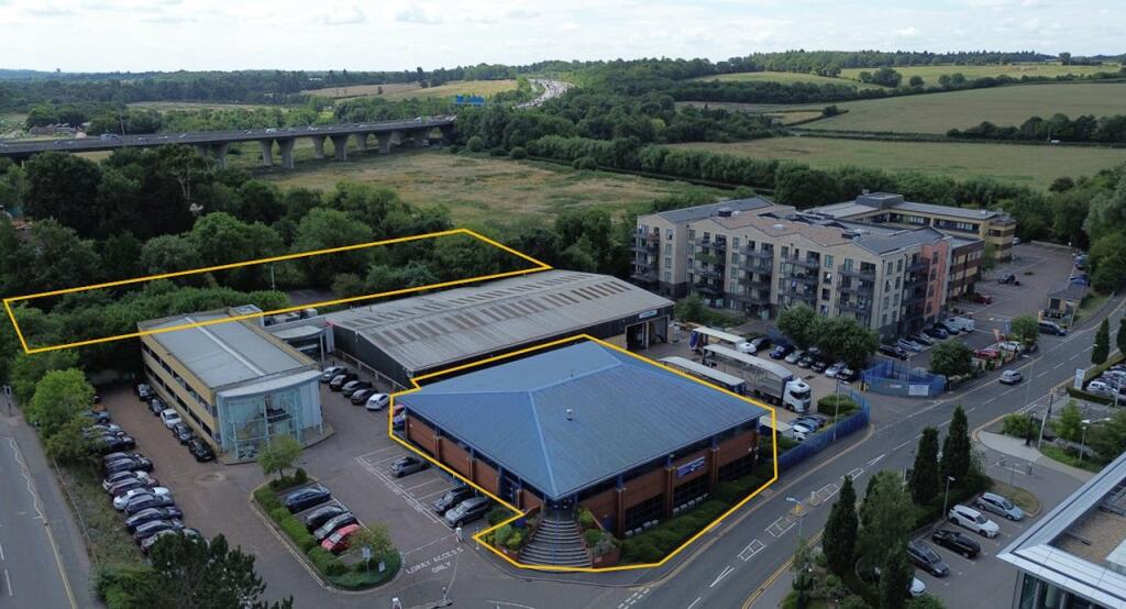 Main image of property: Kings House Business Centre, Station Road, Kings Langley, WD4 8LZ