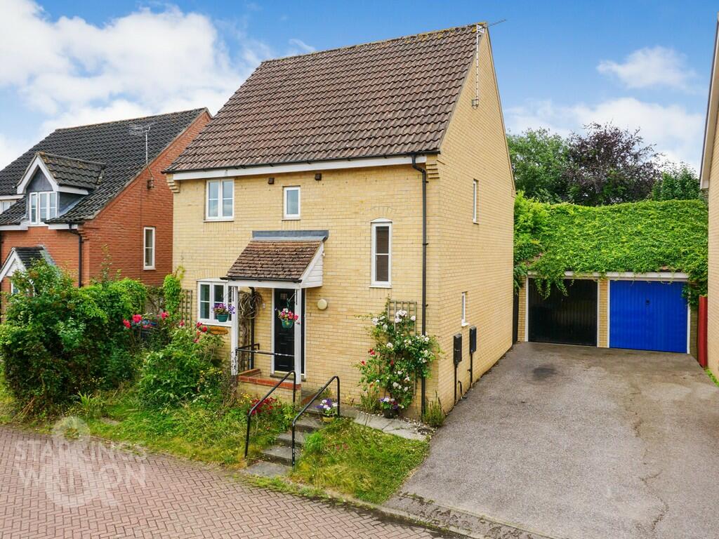 3 bedroom detached house for sale in John Childs Way, Bungay, NR35