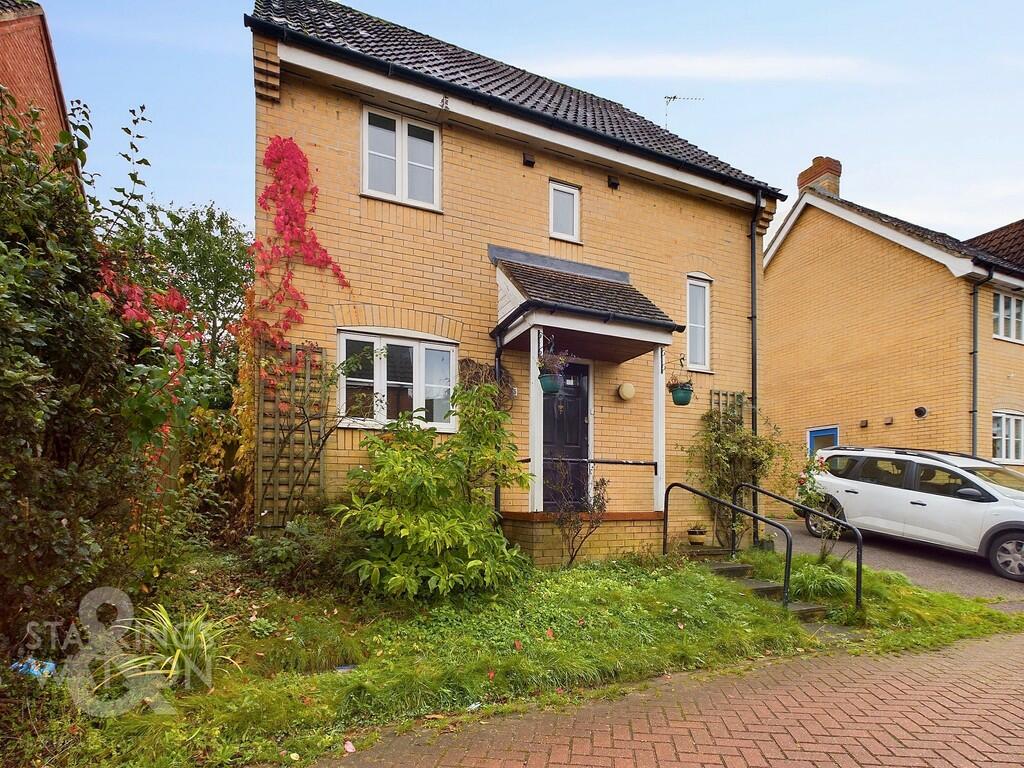 3 bedroom detached house for sale in John Childs Way, Bungay, NR35
