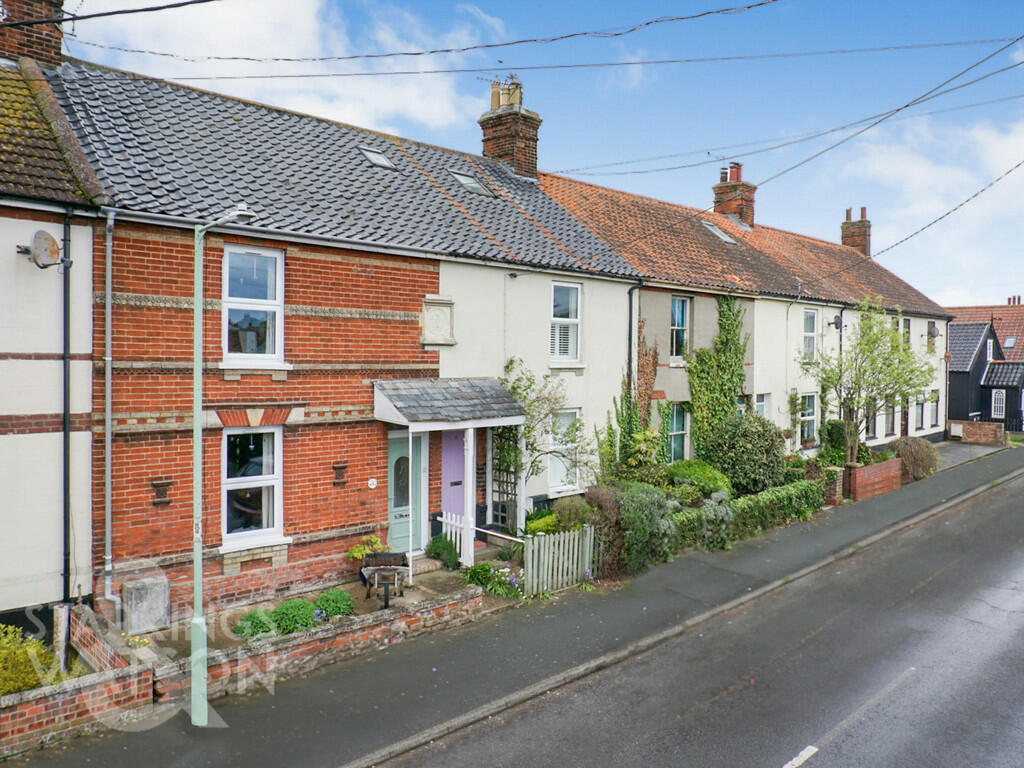 2 bedroom terraced house for sale in Mount Pleasant Road, Reydon