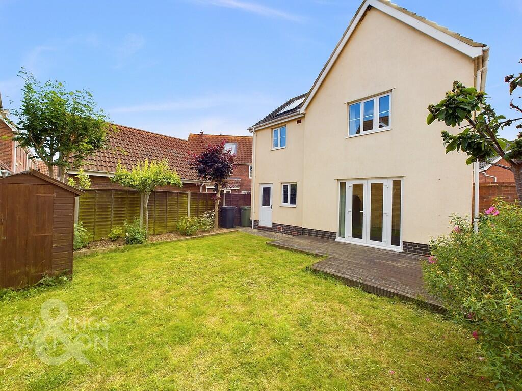 3 bedroom detached house for sale in Bullfinch Drive, Harleston, IP20