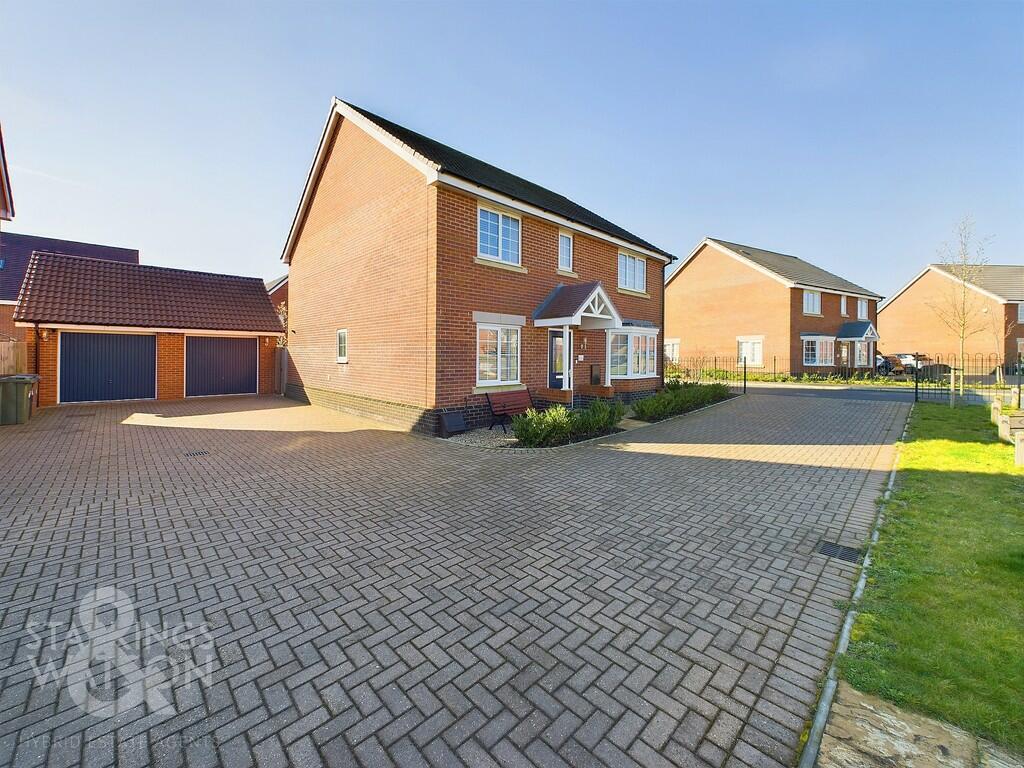 4 bedroom detached house for sale in Normandy Grove, Costessey, NR5