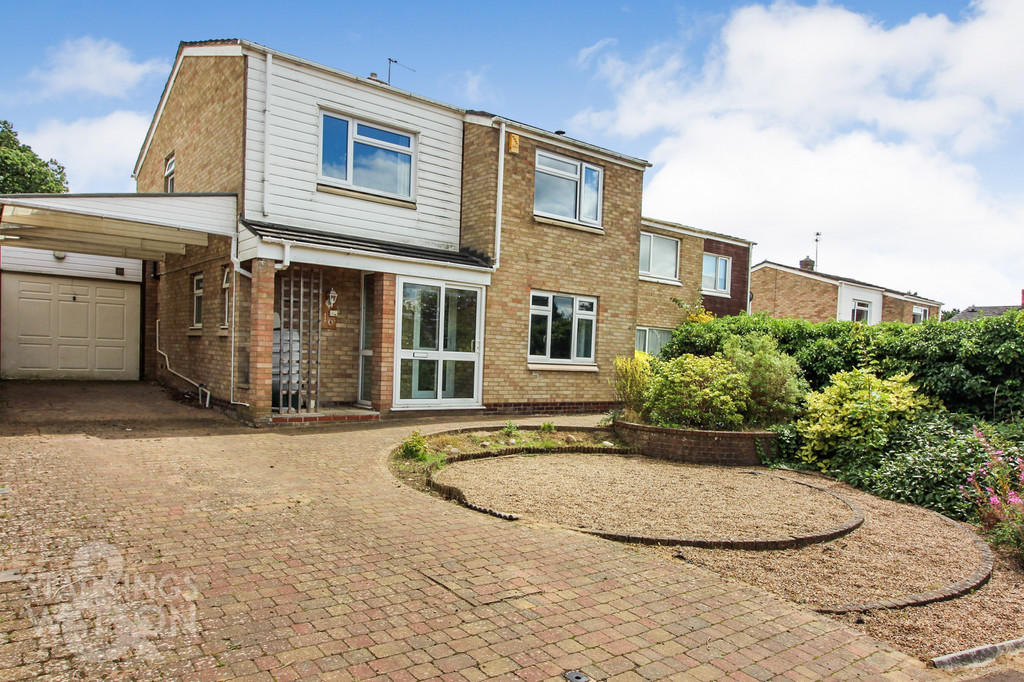 4 bedroom detached house for sale in Dryden Road, Taverham, Norwich, NR8