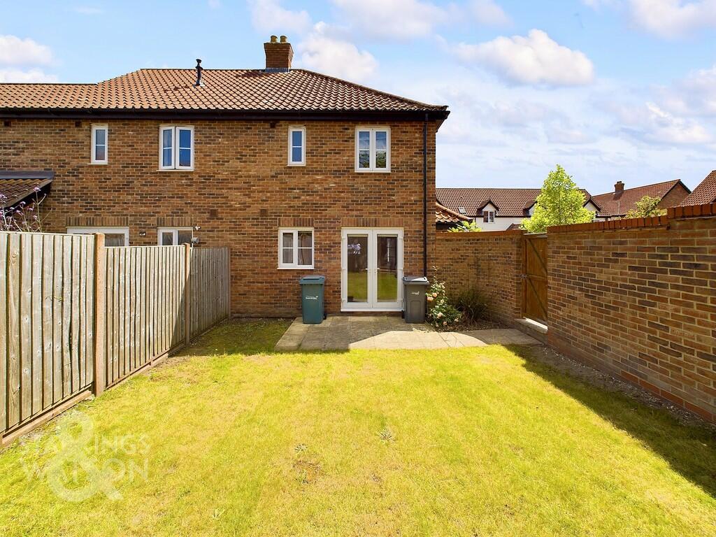 2 bedroom semidetached house for sale in Minns Crescent, Poringland