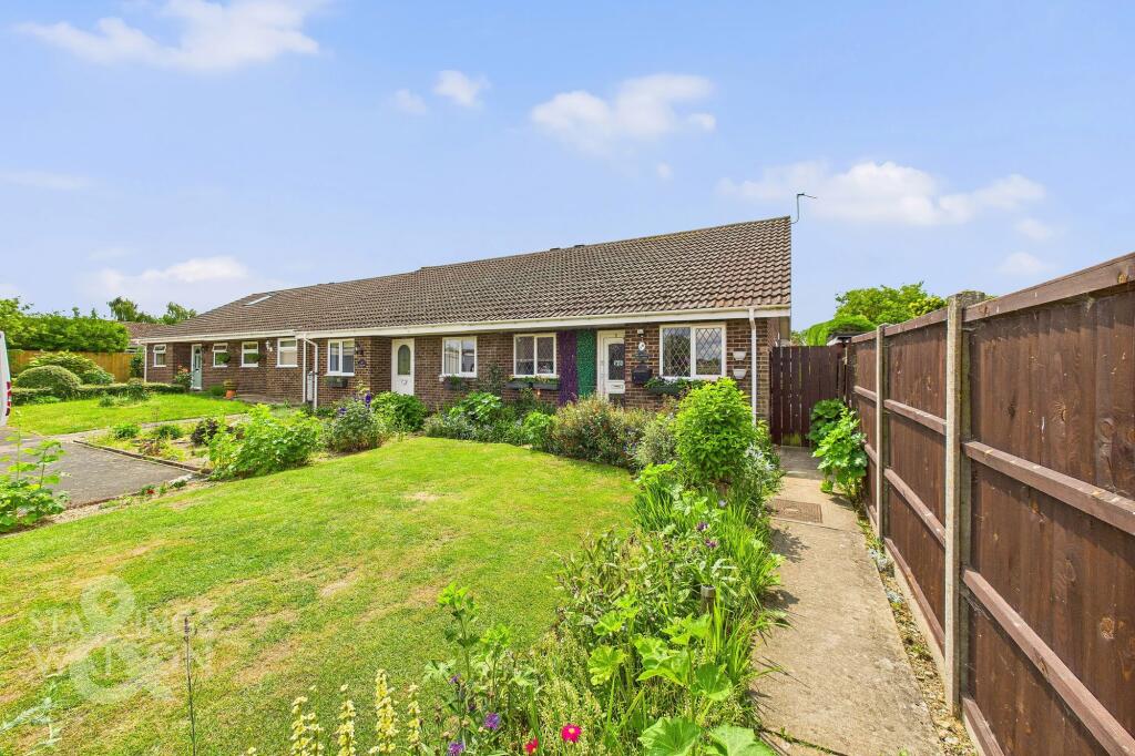 Main image of property: Robin Close, Mulbarton, Norwich