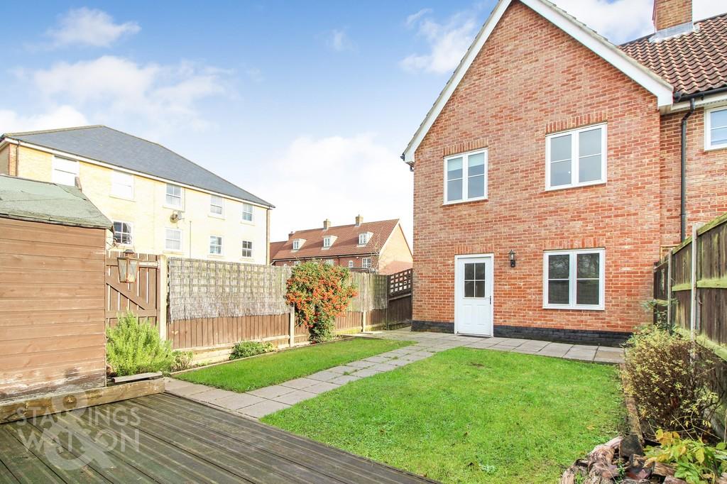 3 bedroom end of terrace house for sale in Ryefield Road, Mulbarton