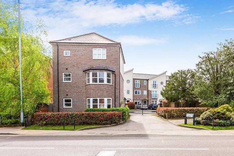 Main image of property: Walsworth Road, Hitchin