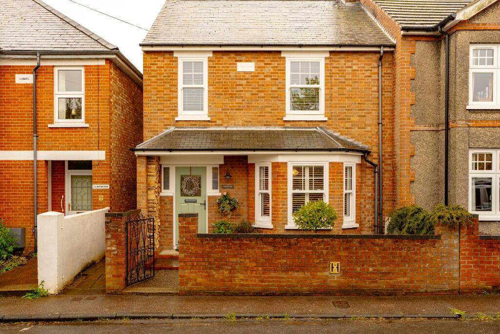 3 bedroom semidetached house for sale in Grove Road, Beccles, Suffolk