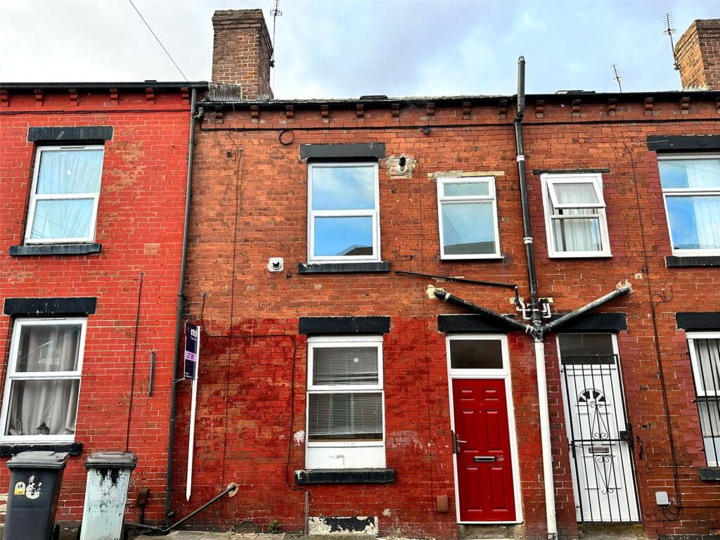 Main image of property: Brompton View, Beeston, Leeds, LS11