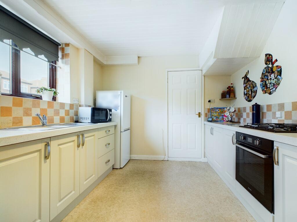 3 bedroom semidetached house for sale in Lambley Crescent, Hebburn, NE31