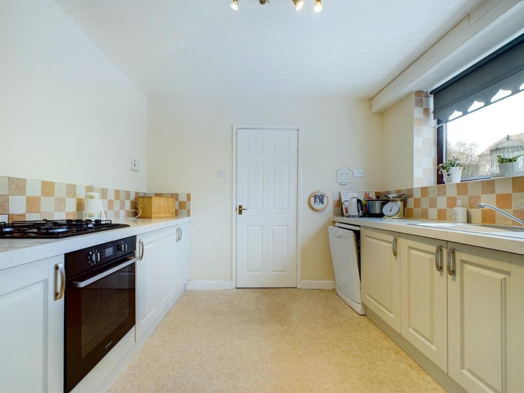 3 bedroom semidetached house for sale in Lambley Crescent, Hebburn, NE31