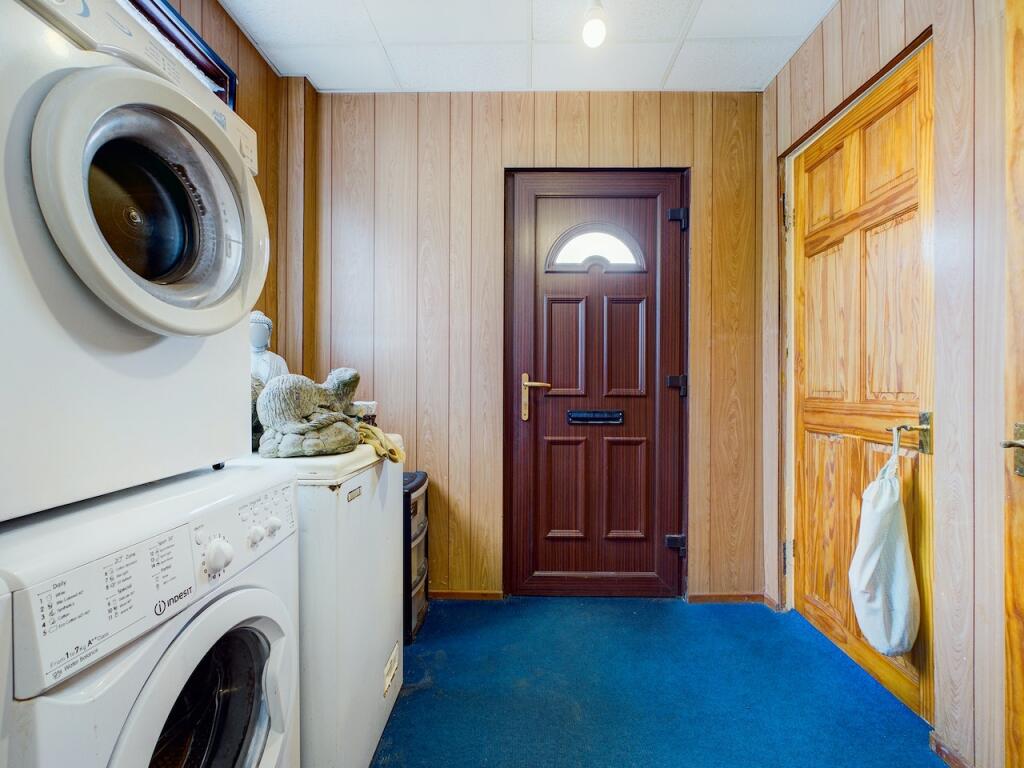 3 bedroom semidetached house for sale in Lambley Crescent, Hebburn, NE31