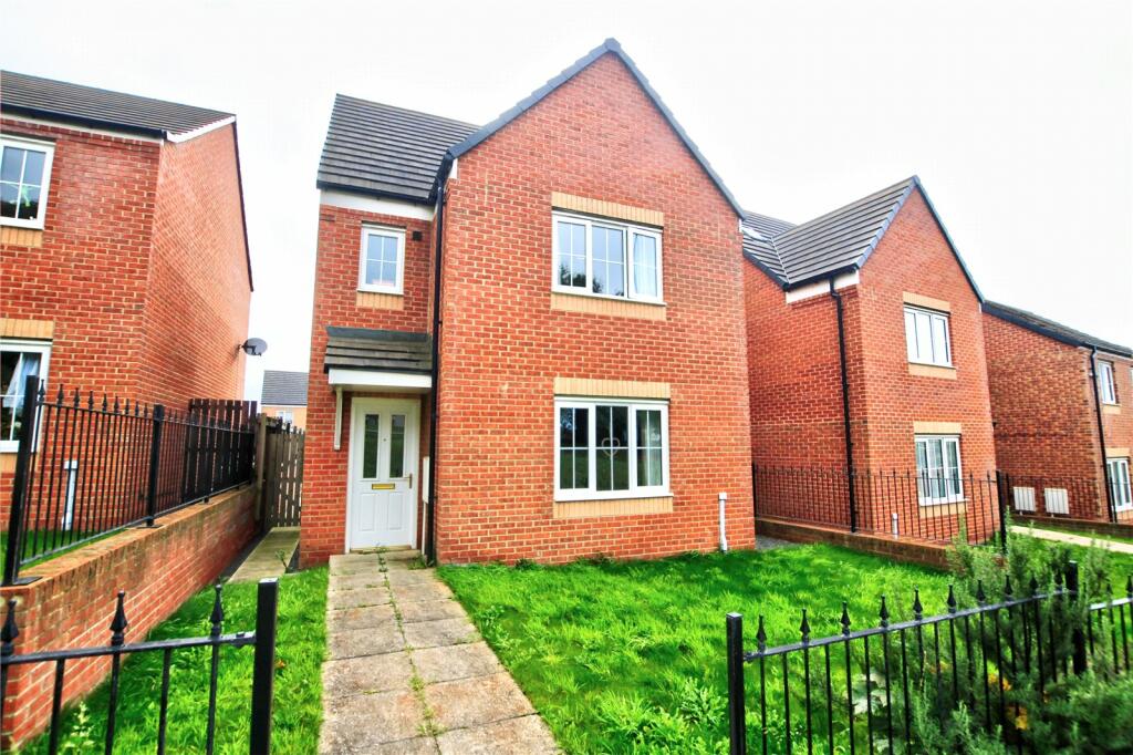 4 bedroom detached house for sale in Ivatt Walk, Shildon, Durham, DL4