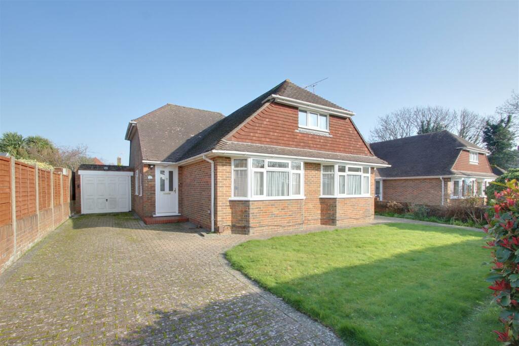 3 bedroom detached bungalow for sale in Warnham Road, GoringBySea
