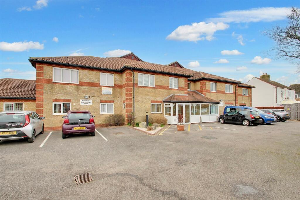 1 bedroom retirement property for sale in Amberley Court, Freshbrook