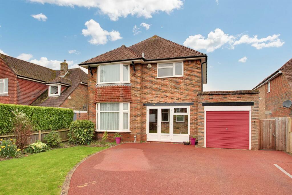 3 bedroom detached house for sale in The Boulevard, Worthing, BN13