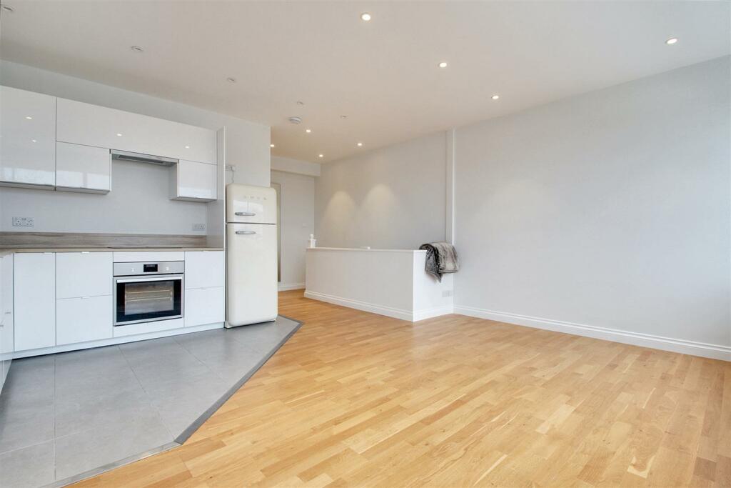 Additional property image - Harbour Way, Shoreham-By-Sea