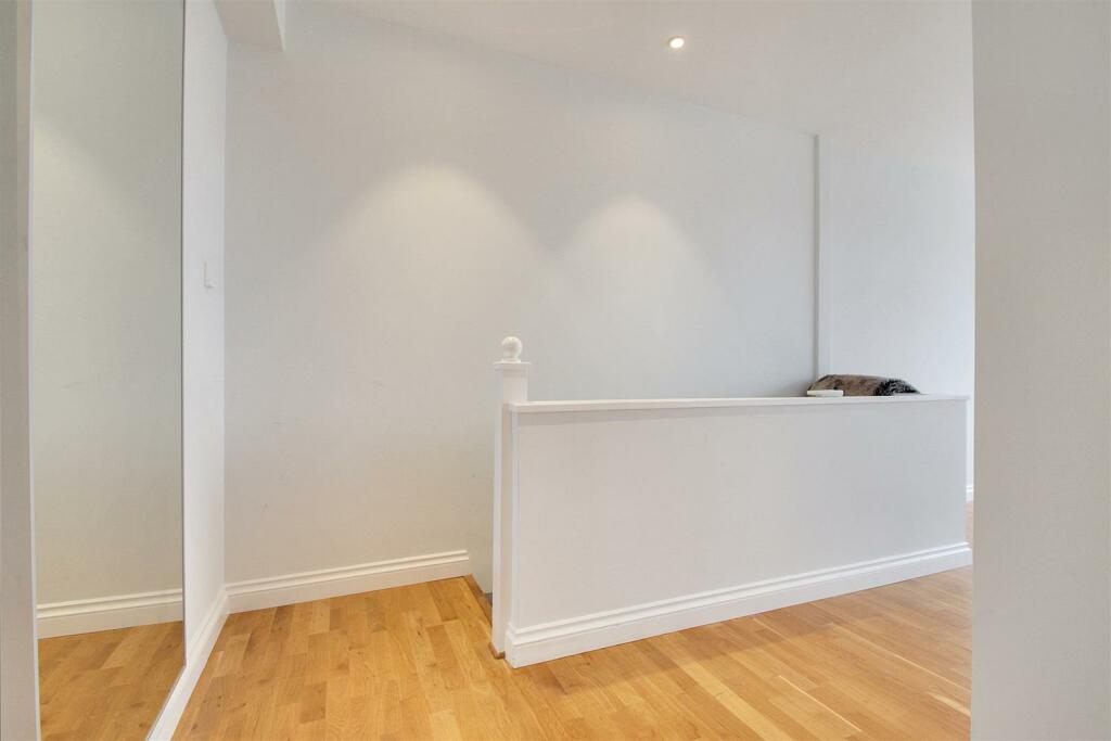 Additional property image - Harbour Way, Shoreham-By-Sea