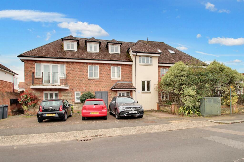 1 bedroom flat for sale in Wallace Avenue, Worthing, BN11