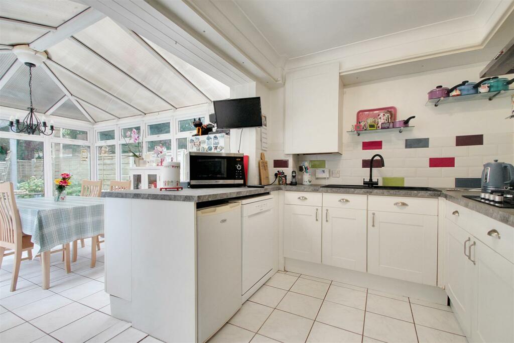 Additional property image - Juniper Close, Worthing