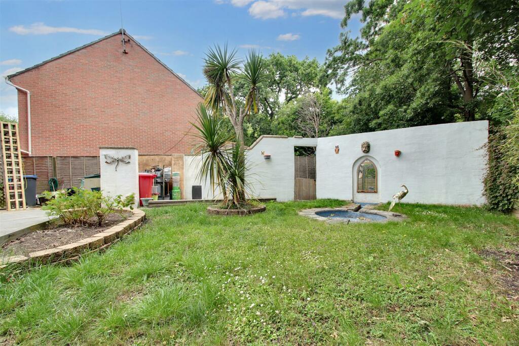 Additional property image - Juniper Close, Worthing