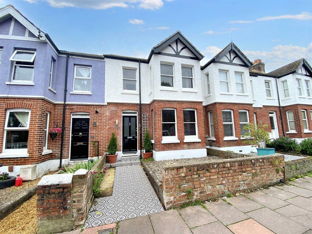 3 bedroom terraced house for sale in Southfield Road, Worthing, BN14