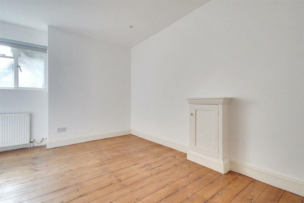 Additional property image - Park Crescent, Worthing