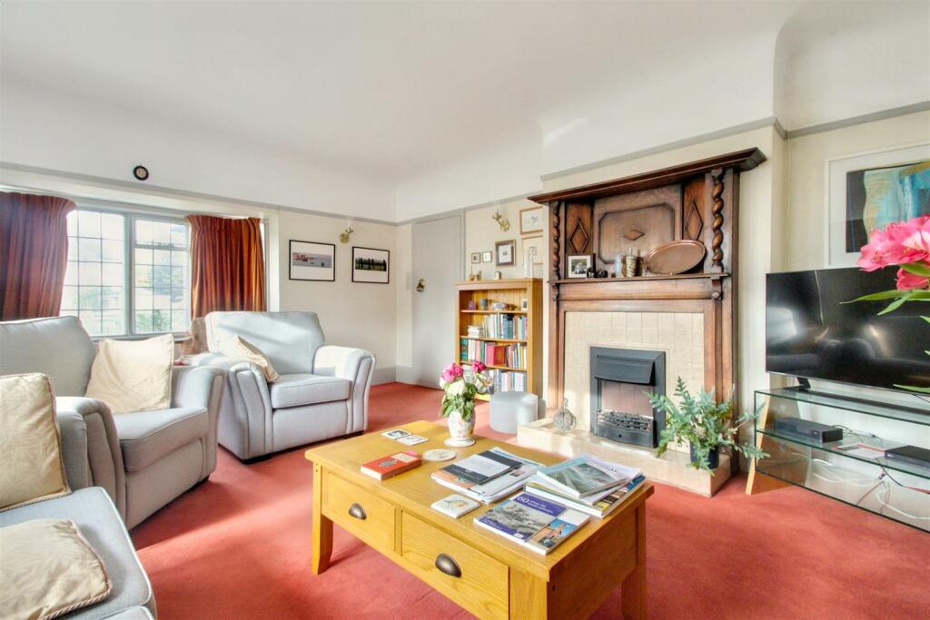 Additional property image - Wallace Avenue, Worthing