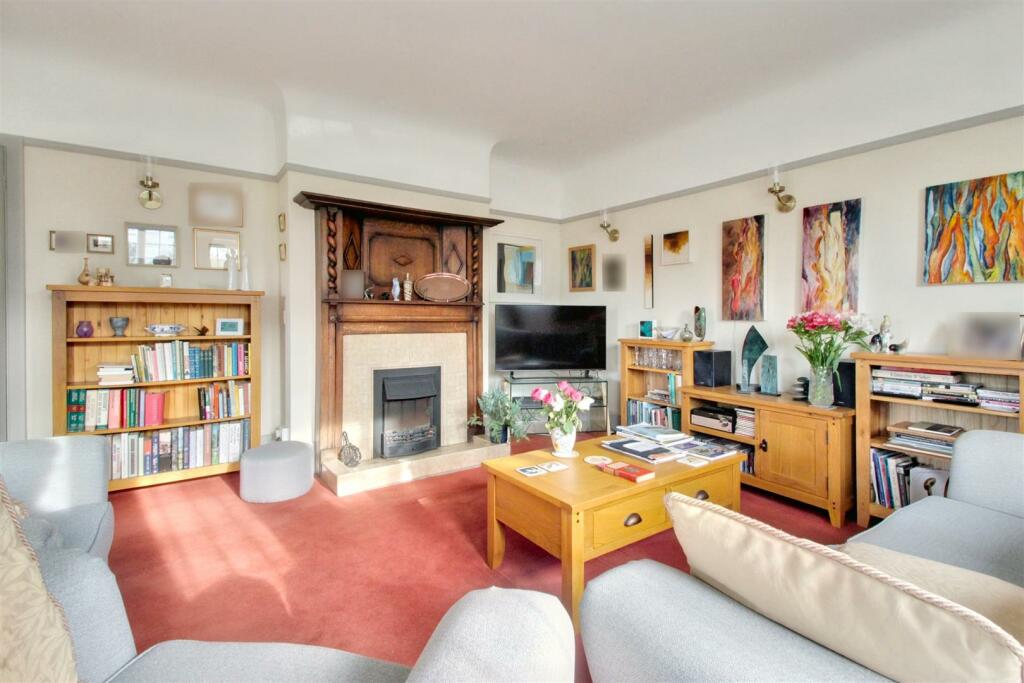 Additional property image - Wallace Avenue, Worthing