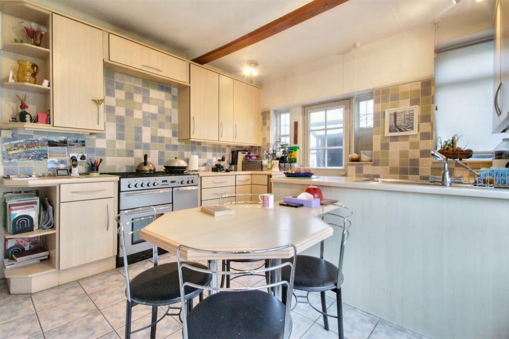 Additional property image - Wallace Avenue, Worthing