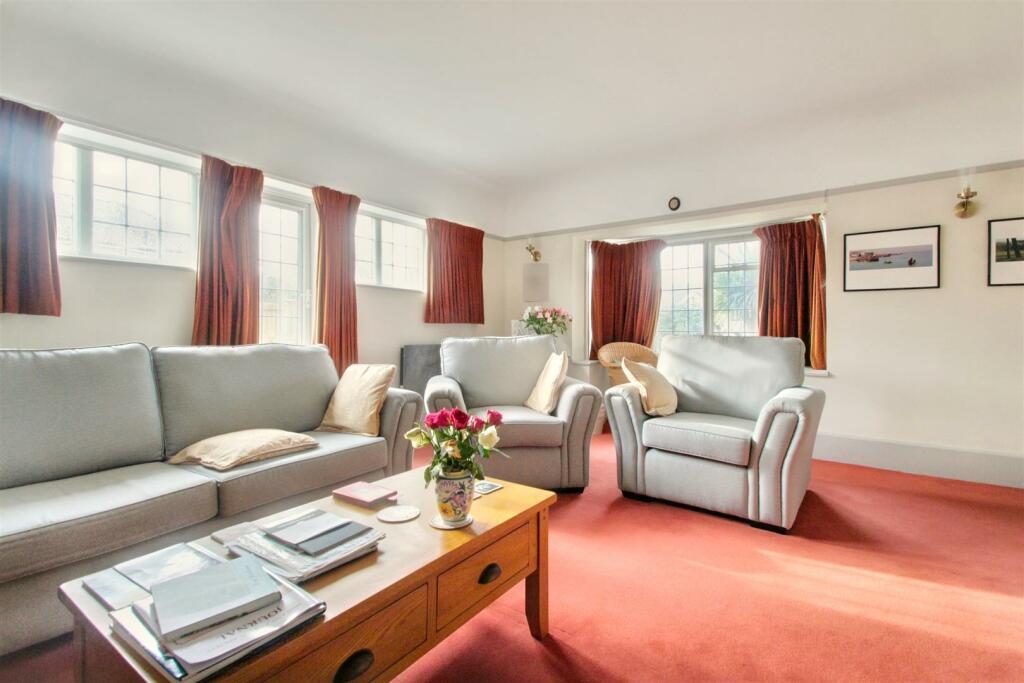 Additional property image - Wallace Avenue, Worthing
