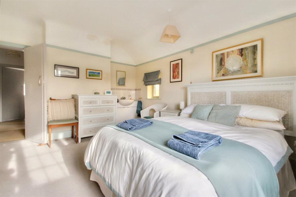 Additional property image - Wallace Avenue, Worthing
