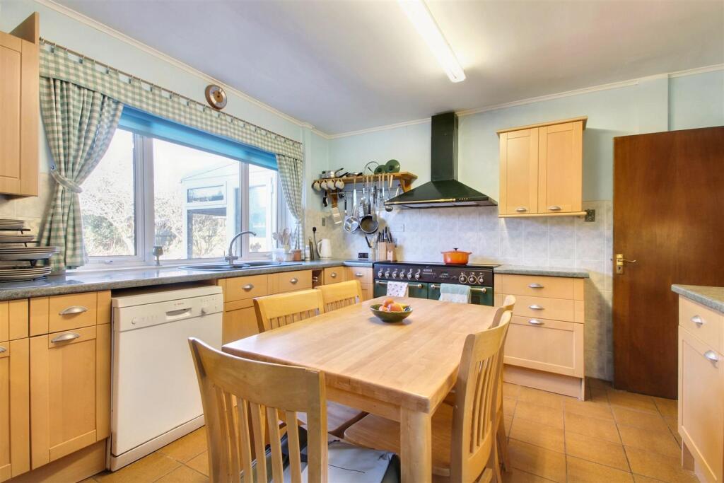 Additional property image - Arlington Avenue, Goring-By-Sea, Worthing