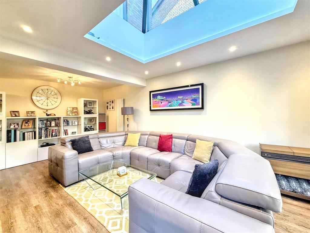 Additional property image - Cheviot Close, Worthing