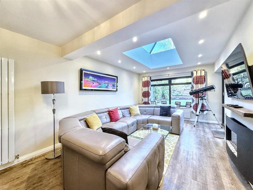 Additional property image - Cheviot Close, Worthing