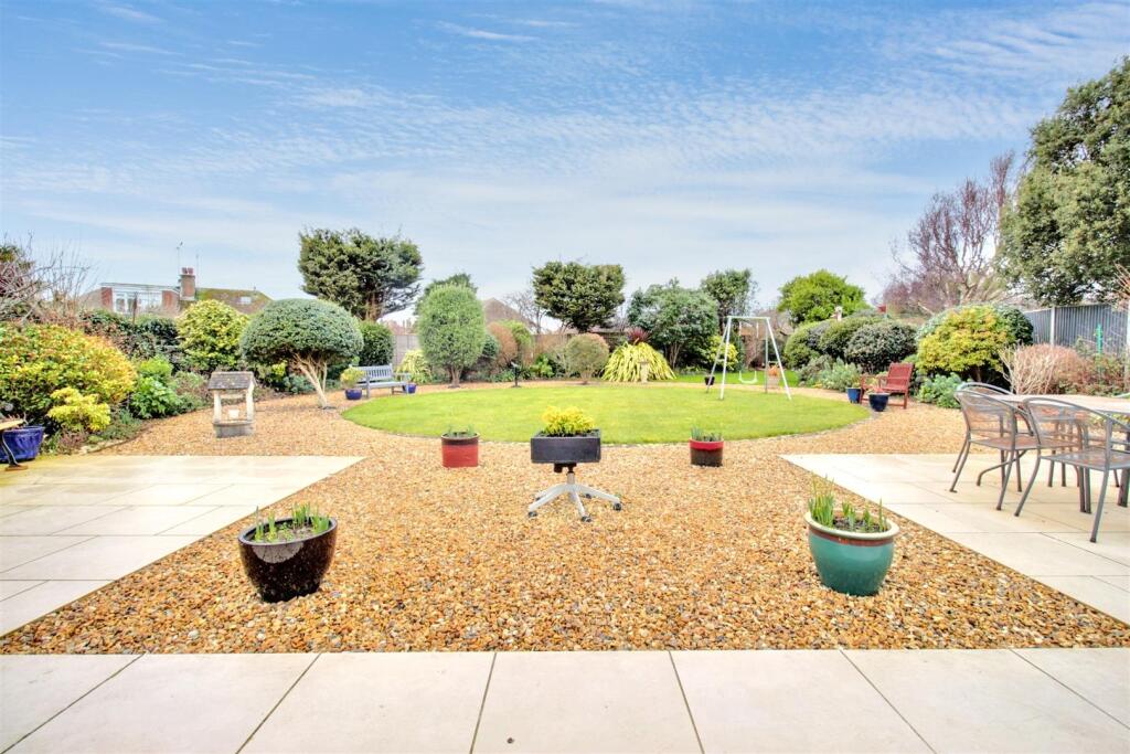 Additional property image - Alinora Crescent, Goring-By-Sea, Worthing