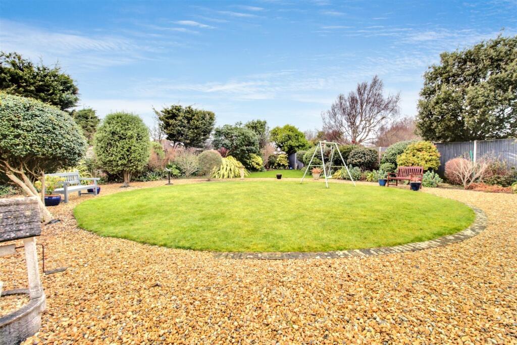 Additional property image - Alinora Crescent, Goring-By-Sea, Worthing