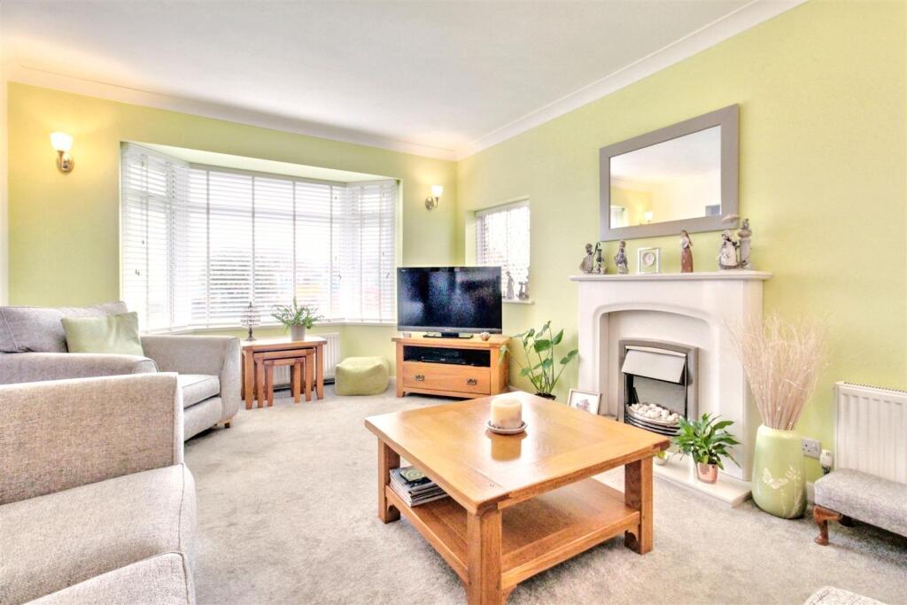 Additional property image - Alinora Crescent, Goring-By-Sea, Worthing