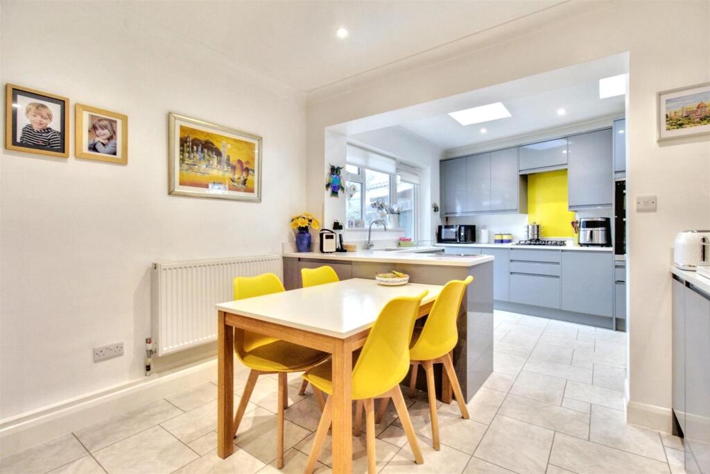 Additional property image - Alinora Crescent, Goring-By-Sea, Worthing
