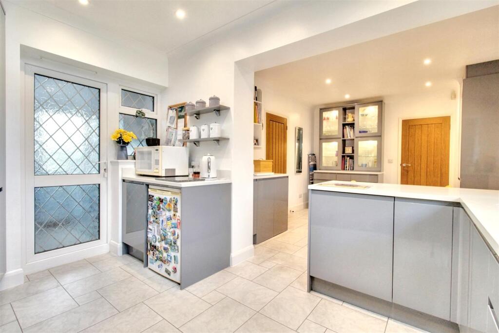 Additional property image - Alinora Crescent, Goring-By-Sea, Worthing