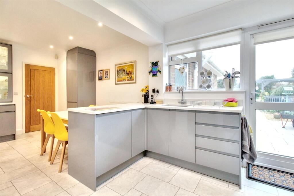 Additional property image - Alinora Crescent, Goring-By-Sea, Worthing