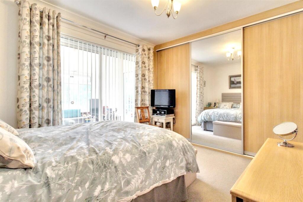 Additional property image - Alinora Crescent, Goring-By-Sea, Worthing