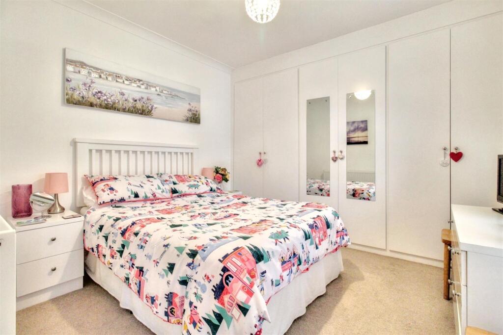 Additional property image - Alinora Crescent, Goring-By-Sea, Worthing