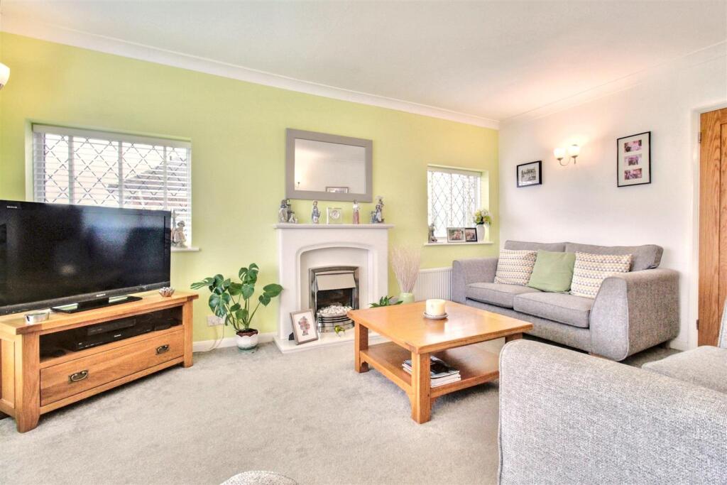 Additional property image - Alinora Crescent, Goring-By-Sea, Worthing